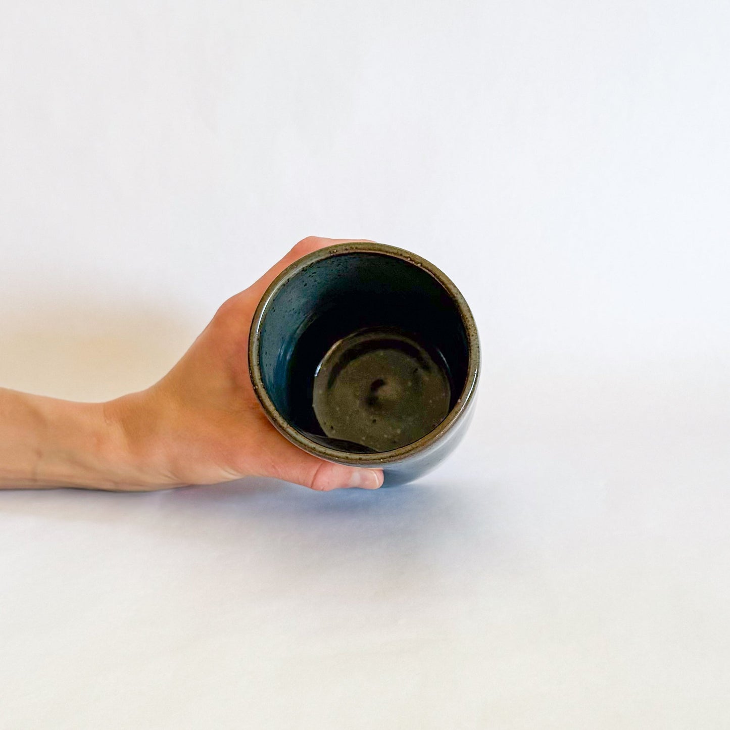 Blue thumb tumbler
