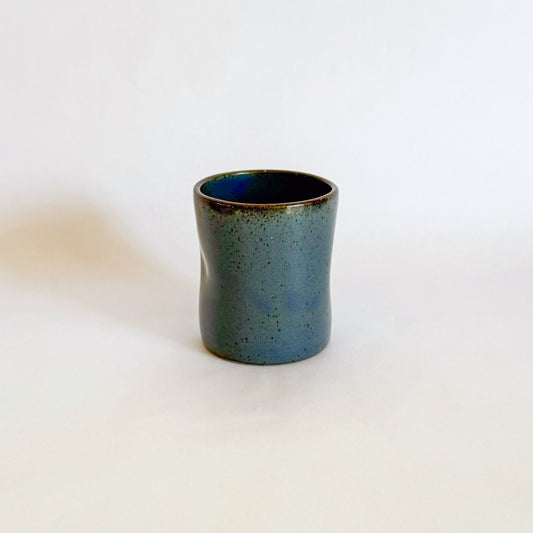 Blue thumb tumbler